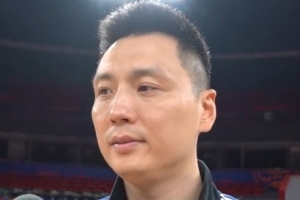卢伟：弗格离开球队教练组非常不舍新赛季新援的磨合还没达预期